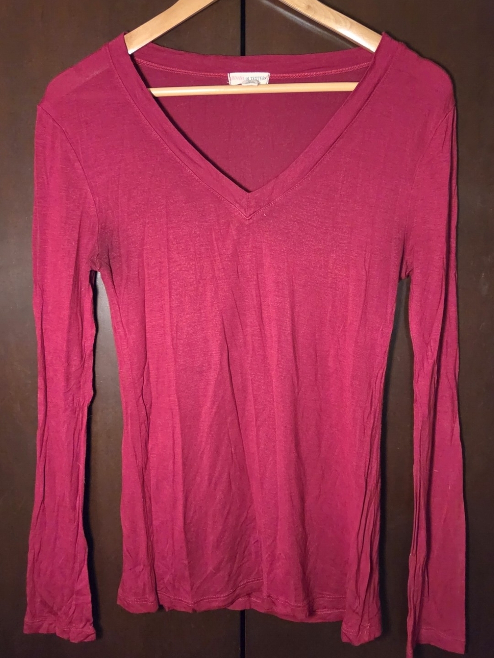 V-Neck Long Sleeve Tee in Red Women Size Medium Juniors'